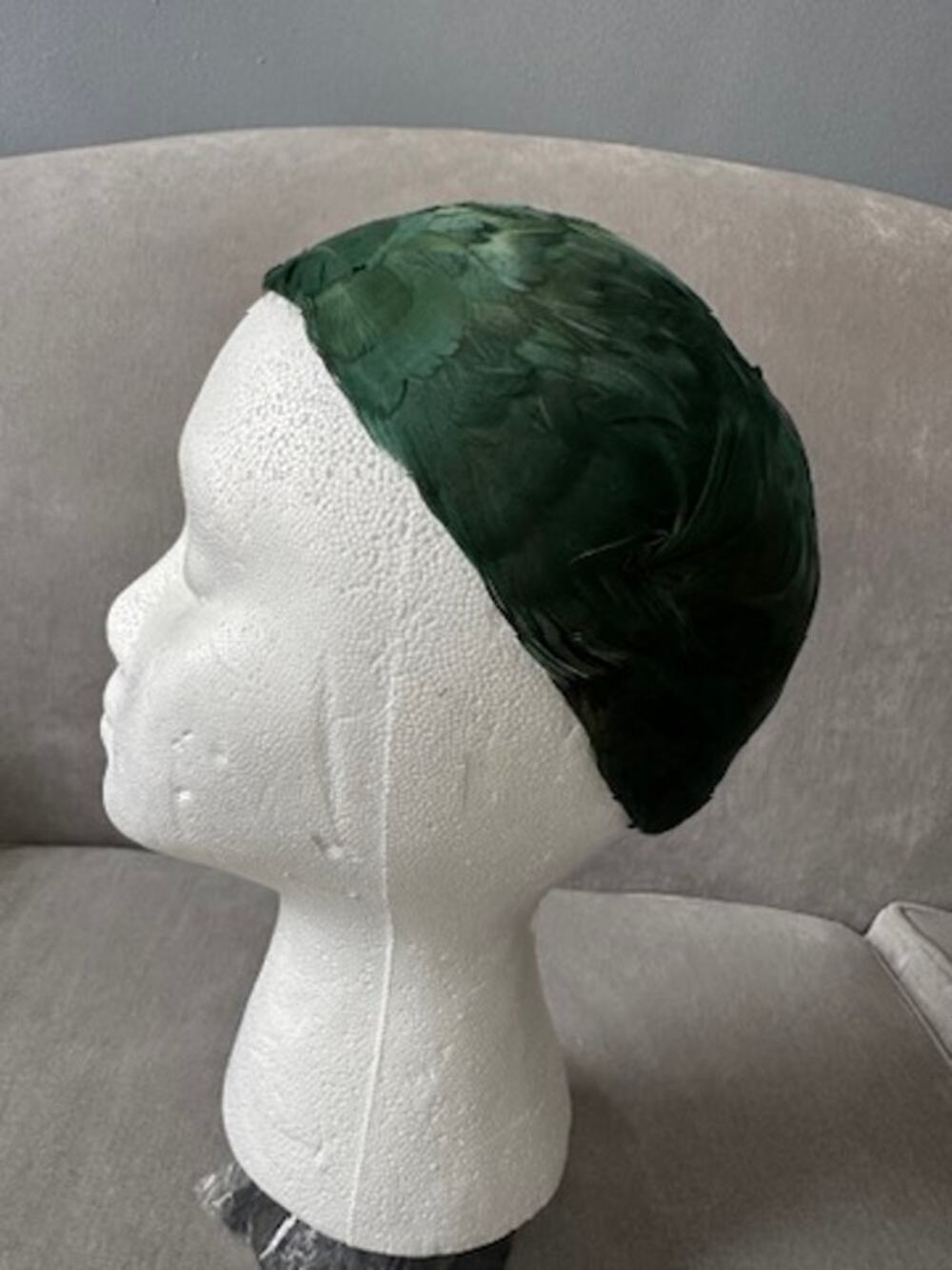 Vintage 1950 green feather skull cap juliet hat